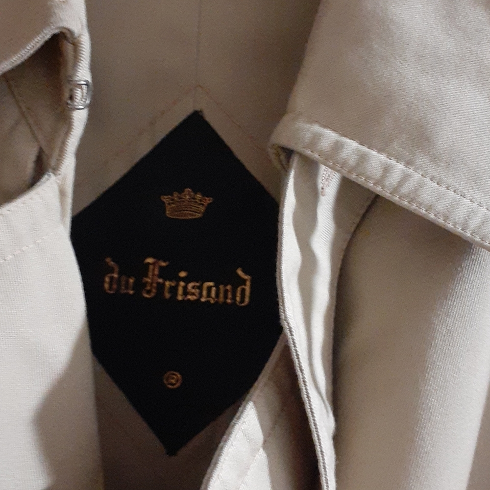 Coat - Picture 4 of 6